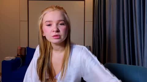 LUNA and ANNA    online show from 02-13-25, 05:44