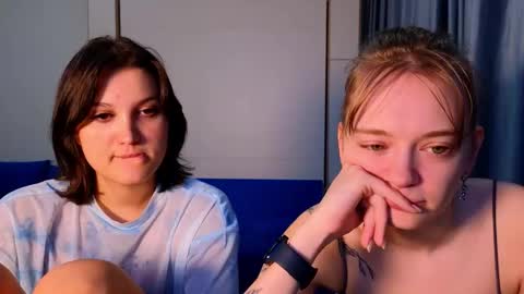 LUNA and ANNA    online show from 09-15-25, 05:57