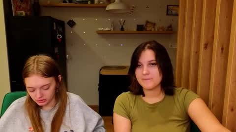 LUNA and ANNA    online show from 10-15-25, 03:12