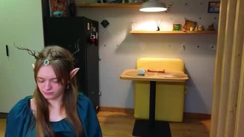 LUNA and ANNA    online show from 10-31-25, 02:51