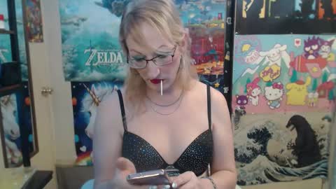 Snapshot of savanah_banana chatting on 02-12-26, 10:38 Savanah online show from 02-12-26, 10:38