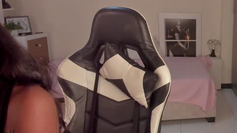 Snapshot of savannahwildee chatting on 12-11-24, 10:47 Savannahwildee online show from 12-11-24, 10:47