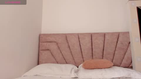 Savannahwildee online show from 11-16-25, 01:06