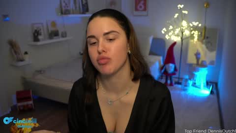 Snapshot of savvage_play chatting on 12-10-24, 07:43 Naomi online show from 12-10-24, 07:43