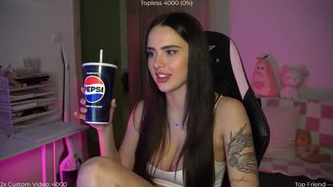 Snapshot of savvage_play chatting on 11-16-25, 07:19 Naomi online show from 11-16-25, 07:19