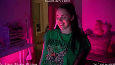 Naomi online show from 12-18-25, 07:42