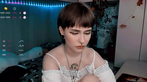 pronoun she. name Mary. age 21. online show from 02-23-25, 12:05