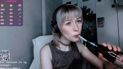 pronoun she. name Mary. age 21. online show from 09-28-25, 07:52