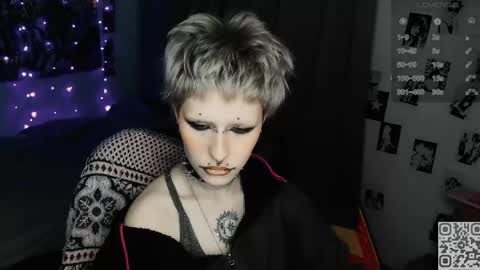 pronoun she. name Mary. age 21. online show from 04-22-26, 09:49