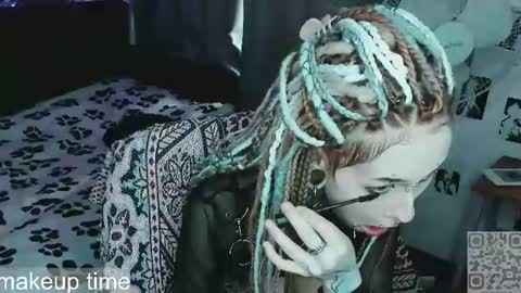 Snapshot of say_mary chatting on 06-10-26, 01:54 pronoun she. name Mary. age 21. online show from 06-10-26, 01:54