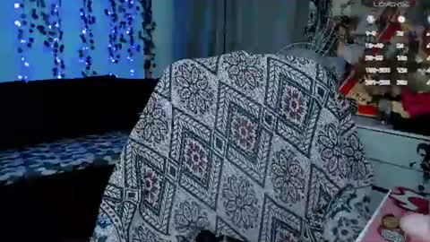 Snapshot of say_mary chatting on 06-26-26, 08:35 pronoun she. name Mary. age 21. online show from 06-26-26, 08:35