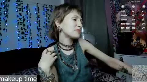 Snapshot of say_mary chatting on 06-27-26, 05:29 pronoun she. name Mary. age 21. online show from 06-27-26, 05:29