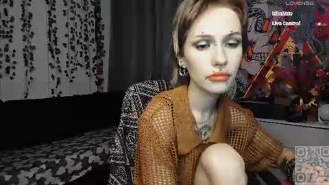 Snapshot of say_mary chatting on 07-03-26, 07:53 pronoun she. name Mary. age 21. online show from 07-03-26, 07:53