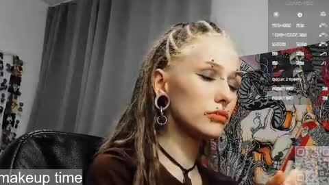 Snapshot of say_mary chatting on 07-13-26, 10:34 pronoun she. name Mary. age 21. online show from 07-13-26, 10:34