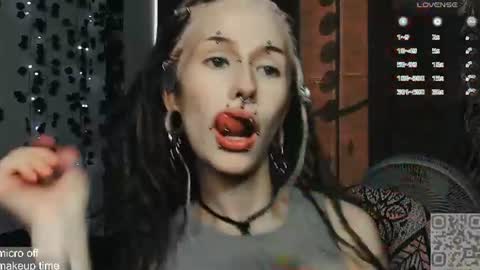 Snapshot of say_mary chatting on 07-17-26, 02:13 pronoun she. name Mary. age 21. online show from 07-17-26, 02:13