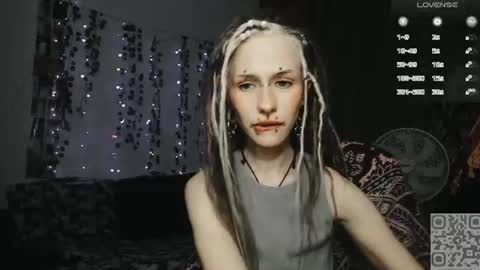 Snapshot of say_mary chatting on 07-21-26, 10:56 pronoun she. name Mary. age 21. online show from 07-21-26, 10:56