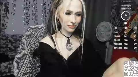 Snapshot of say_mary chatting on 07-30-26, 04:50 pronoun she. name Mary. age 21. online show from 07-30-26, 04:50