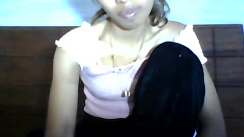 Snapshot of sayaah01 chatting on 07-24-26, 08:01 sayaah01 online show from 07-24-26, 08:01