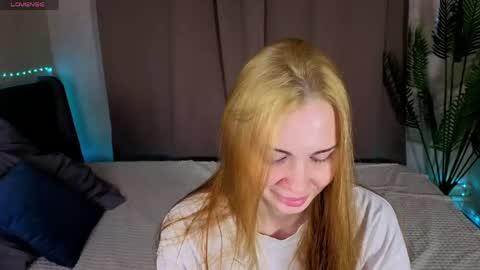 Kira  GMT 7 Mon Thu-Sun  0800am-0200pm  online show from 04-16-26, 09:21