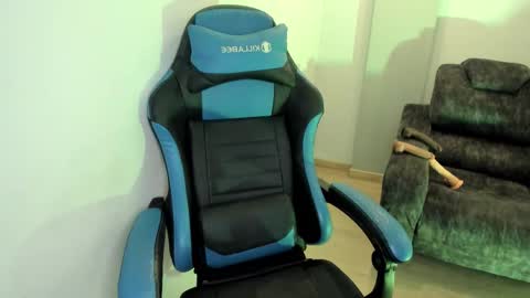 scarbadgirl_ online show from 10-26-25, 03:12