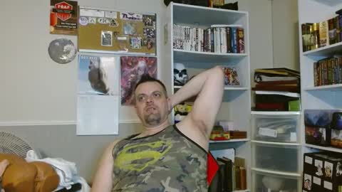 Snapshot of scarecrow2wm chatting on 02-22-25, 07:23 Kent Clark online show from 02-22-25, 07:23