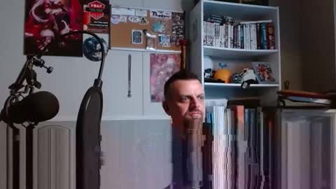 Snapshot of scarecrow2wm chatting on 10-15-25, 03:01 Kent Clark online show from 10-15-25, 03:01