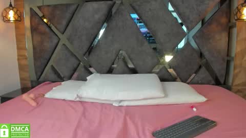 scarlet__jones_ online show from 10-20-25, 08:53