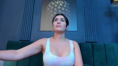 Scarlet Edwars online show from 11-20-25, 06:29