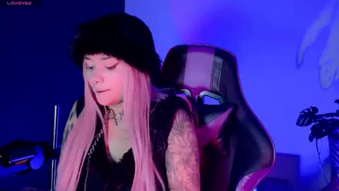 scarlet_gold online show from 06-15-26, 08:22