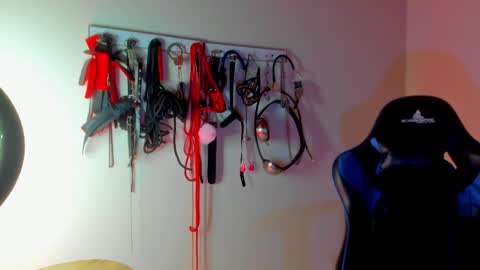 scarlet taylor kennedy online show from 04-18-26, 07:58