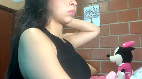 scarlet_muse18 online show from 04-23-26, 10:23