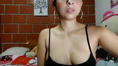 scarlet_muse18 online show from 05-27-26, 11:13