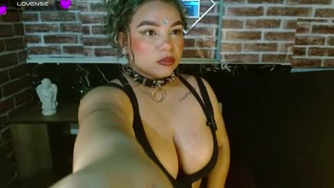 Scarlet online show from 04-11-26, 10:58