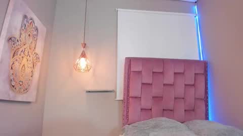 scarlet_vixen_ online show from 03-19-26, 01:04