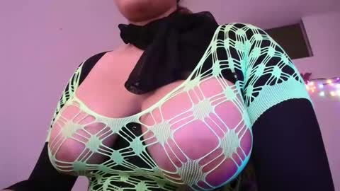 Snapshot of scarlet_whisper chatting on 04-30-26, 09:41 scarlet whisper online show from 04-30-26, 09:41