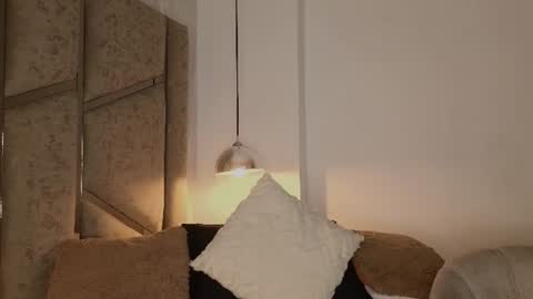 Snapshot of scarleth_lux_ chatting on 06-20-26, 04:37 Scarleth online show from 06-20-26, 04:37