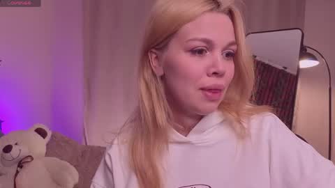 Snapshot of scarletmarney chatting on 05-10-26, 03:12 scarletmarney online show from 05-10-26, 03:12