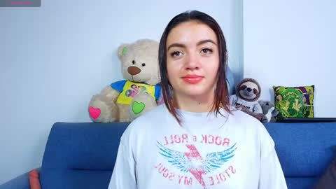 Scarlet online show from 04-17-26, 08:34