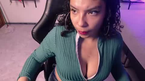 Snapshot of scarletqueen_bj chatting on 06-12-26, 12:26 scarletqueen_bj online show from 06-12-26, 12:26
