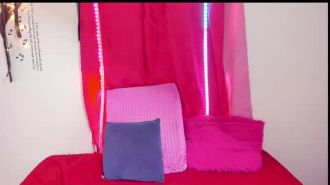 Snapshot of scarlett40_ chatting on 05-11-26, 02:45 scarlett online show from 05-11-26, 02:45