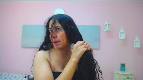 Snapshot of scarlett_clyde chatting on 02-21-26, 12:17 Scarlett online show from 02-21-26, 12:17