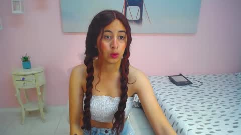 Snapshot of scarlett_clyde chatting on 02-28-26, 12:28 Scarlett online show from 02-28-26, 12:28