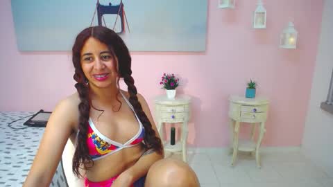 Snapshot of scarlett_clyde chatting on 03-01-26, 01:46 Scarlett online show from 03-01-26, 01:46