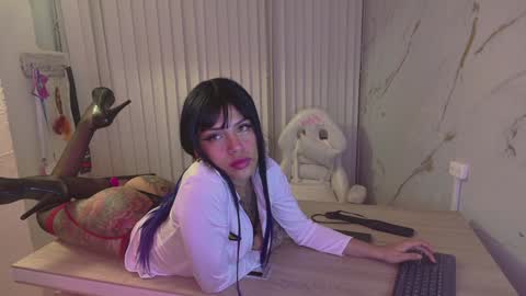 Snapshot of scarlett_collins01 chatting on 12-23-24, 06:11 Scarlett Collins online show from 12-23-24, 06:11