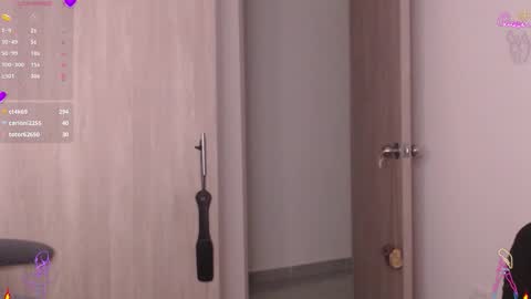 Snapshot of scarlett_diamond chatting on 02-11-26, 01:54 Scarlett Thumb up please help me 100 its important online show from 02-11-26, 01:54