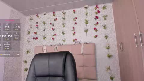 Snapshot of scarlett_hot7 chatting on 10-20-25, 06:52 scarlett_hot7 online show from 10-20-25, 06:52