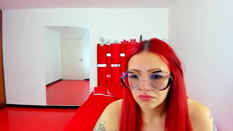 Snapshot of scarlett_red_11 chatting on 04-24-26, 04:31 scarlett_red_11 online show from 04-24-26, 04:31