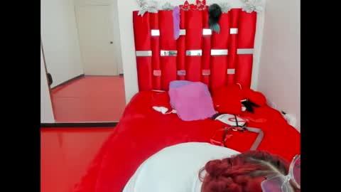 Snapshot of scarlett_red_11 chatting on 05-07-26, 03:23 scarlett_red_11 online show from 05-07-26, 03:23