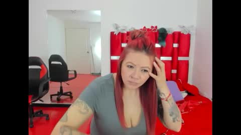 Snapshot of scarlett_red_11 chatting on 05-14-26, 04:25 scarlett_red_11 online show from 05-14-26, 04:25