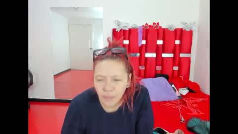 Snapshot of scarlett_red_11 chatting on 05-15-26, 04:03 scarlett_red_11 online show from 05-15-26, 04:03